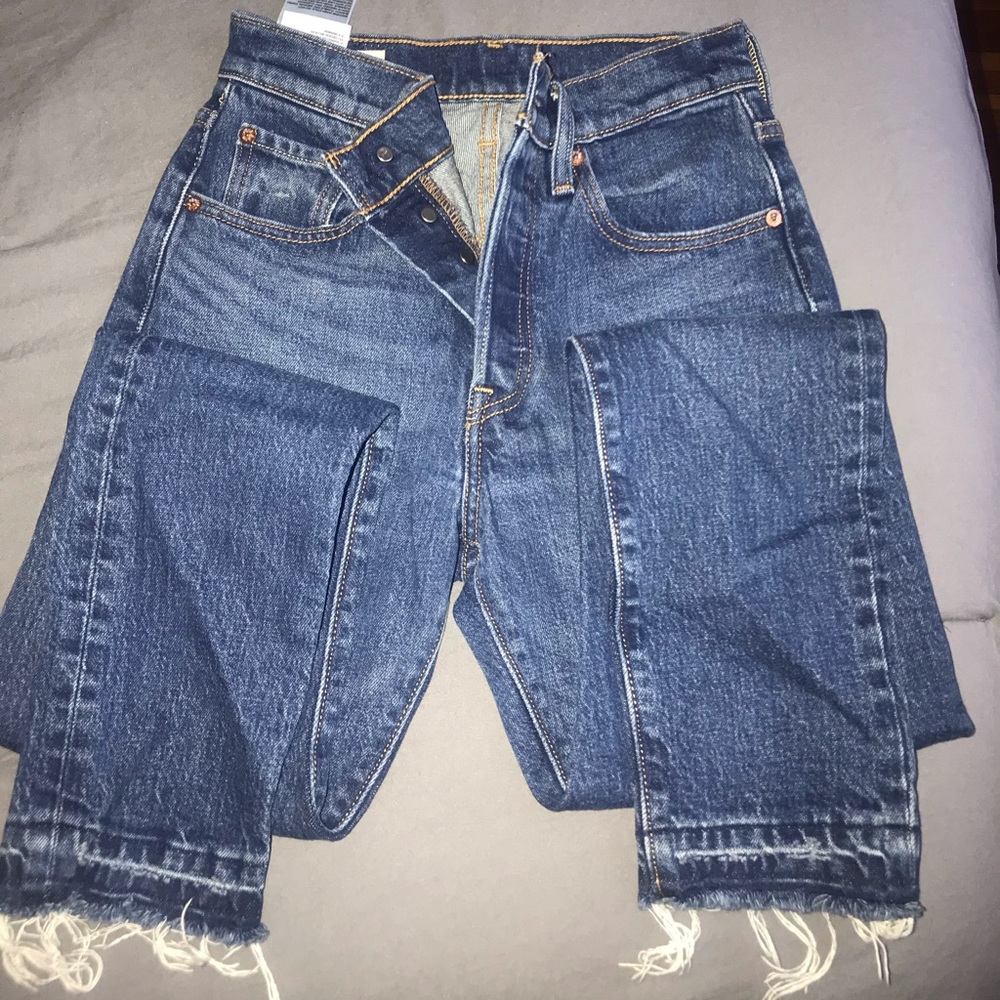 Levi Skinny Distressed Jeans 501